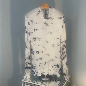 Go Couture White and Black Tie-Dye Top cover up thin soft nwot hoodie